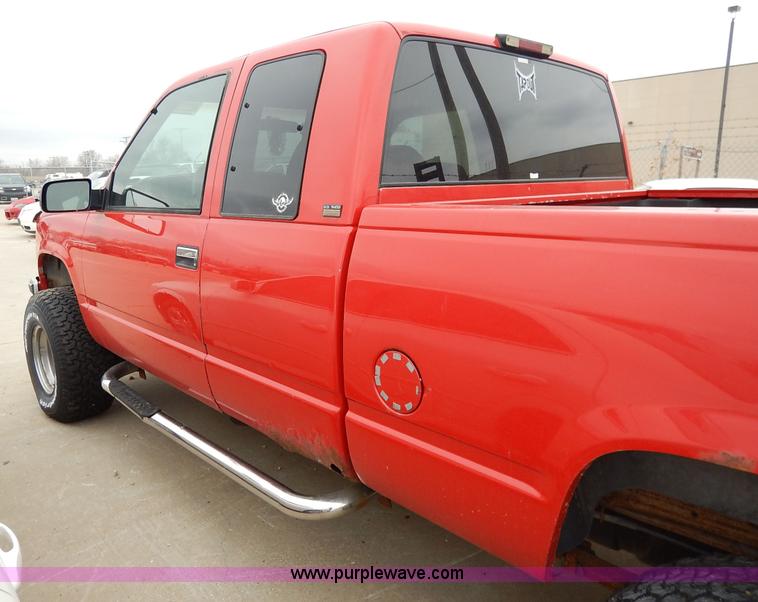 image for item K8869 1995 Chevrolet C/K 1500 pickup truck