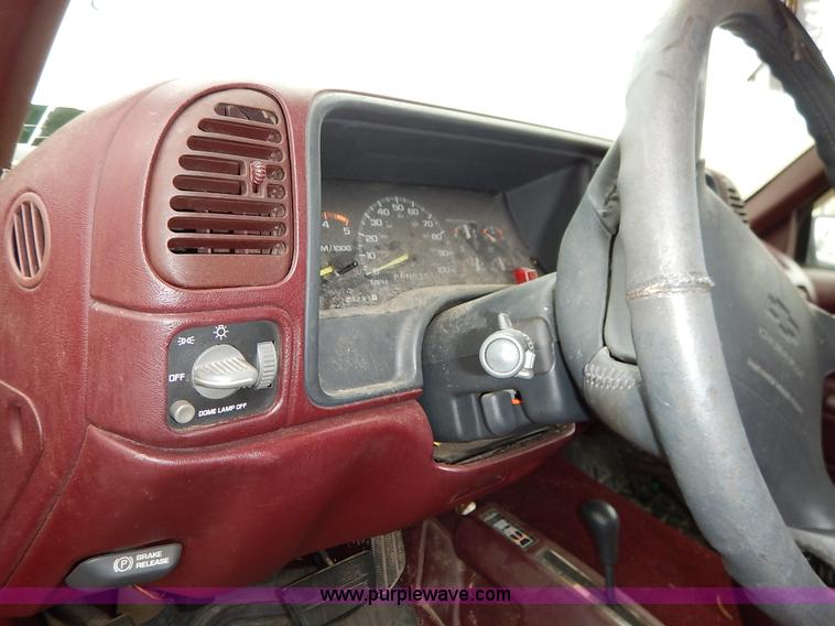image for item K8869 1995 Chevrolet C/K 1500 pickup truck