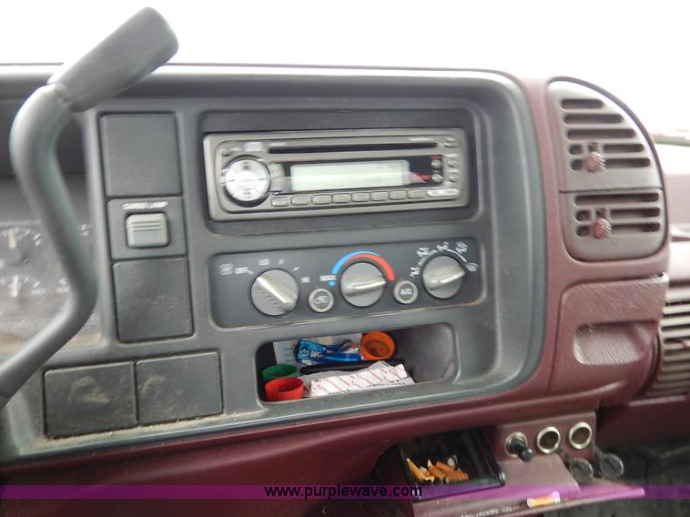 image for item K8869 1995 Chevrolet C/K 1500 pickup truck