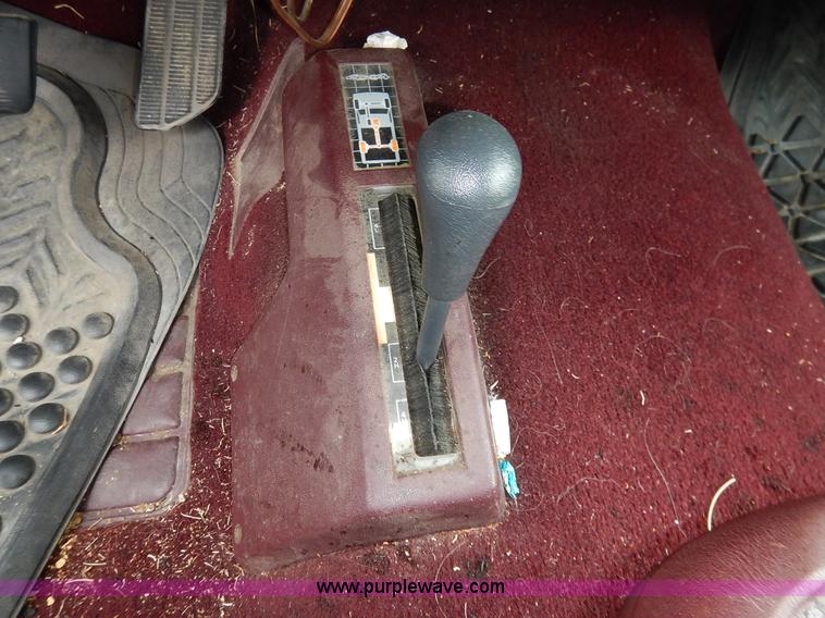 image for item K8869 1995 Chevrolet C/K 1500 pickup truck