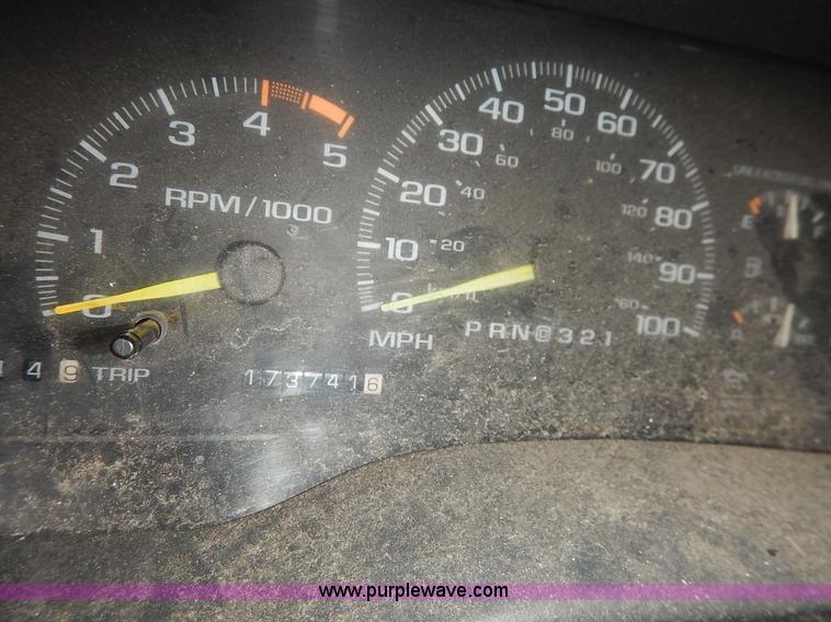 image for item K8869 1995 Chevrolet C/K 1500 pickup truck