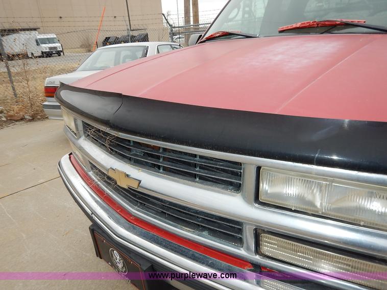 image for item K8869 1995 Chevrolet C/K 1500 pickup truck