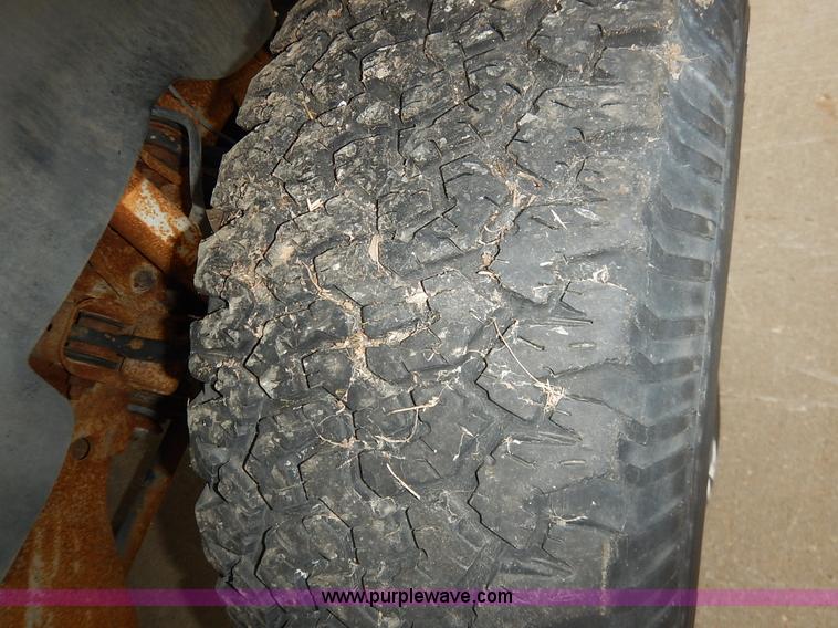 image for item K8869 1995 Chevrolet C/K 1500 pickup truck