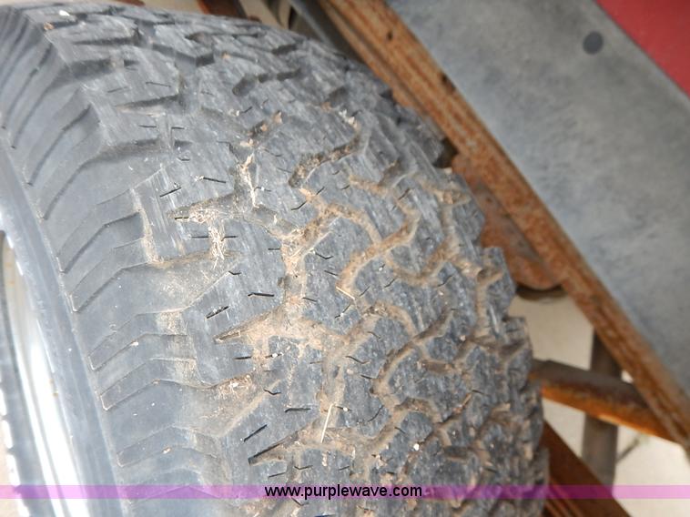 image for item K8869 1995 Chevrolet C/K 1500 pickup truck