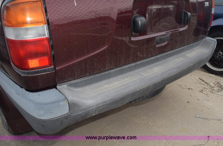 image for item K8883 1998 Nissan Pathfinder SUV