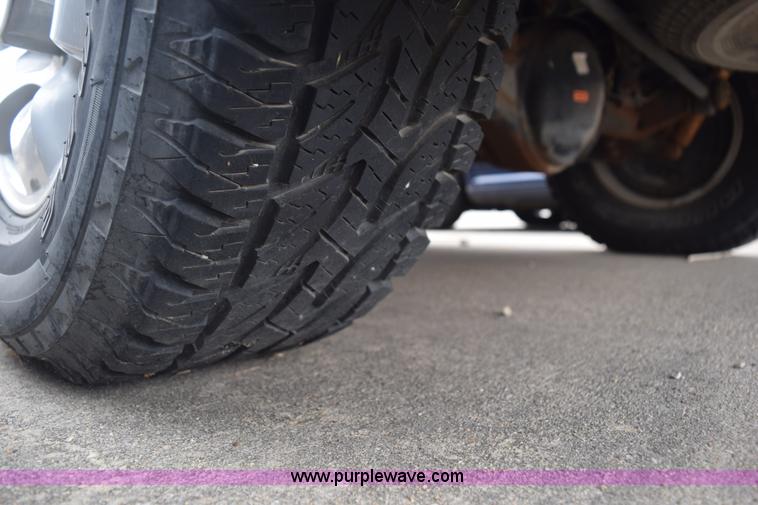 image for item K8883 1998 Nissan Pathfinder SUV