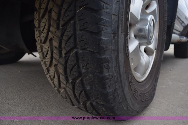 image for item K8883 1998 Nissan Pathfinder SUV