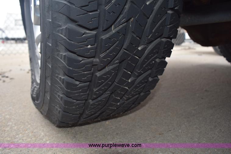 image for item K8883 1998 Nissan Pathfinder SUV