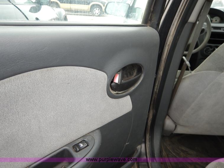 image for item K8884 2003 Saturn Ion