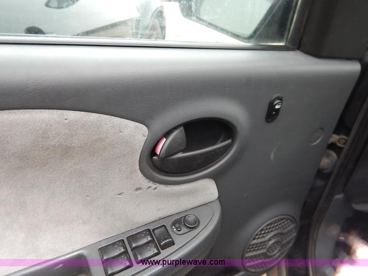 image for item K8884 2003 Saturn Ion