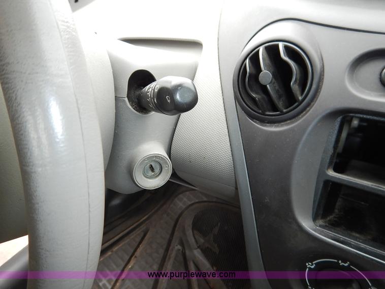 image for item K8884 2003 Saturn Ion