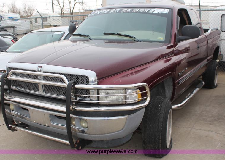 image for item K8887 2001 Dodge Ram 1500 pickup truck