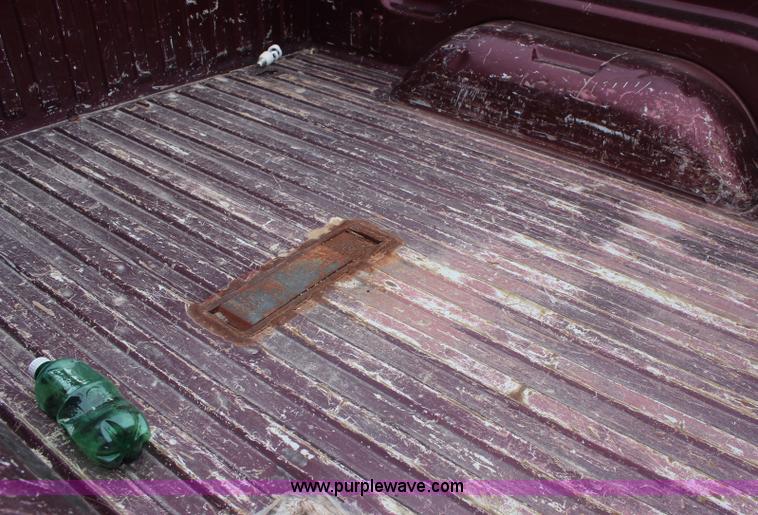 image for item K8887 2001 Dodge Ram 1500 pickup truck