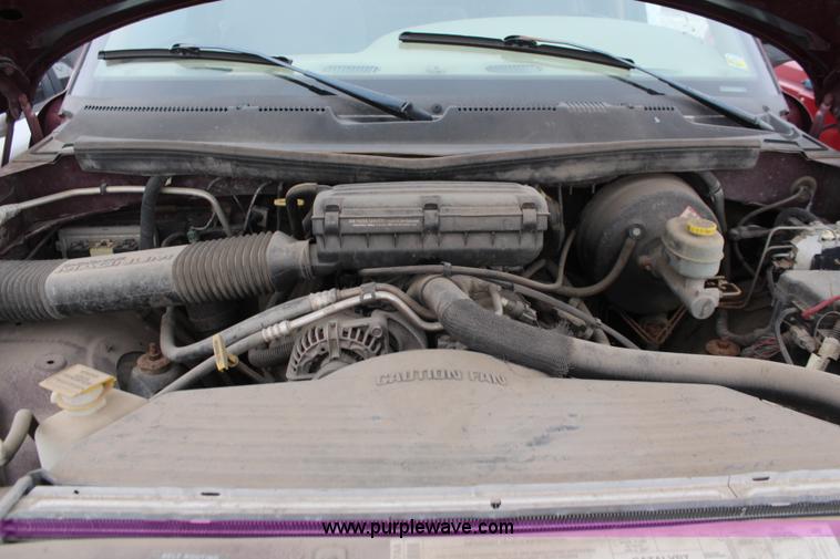 image for item K8887 2001 Dodge Ram 1500 pickup truck