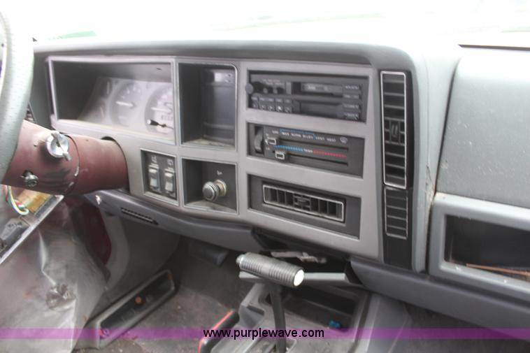 image for item K8888 1990 Jeep Cherokee SUV