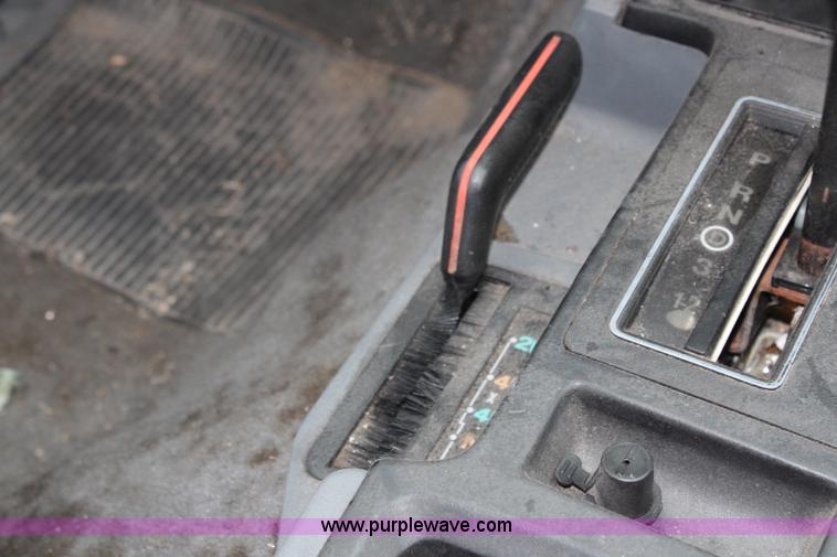 image for item K8888 1990 Jeep Cherokee SUV