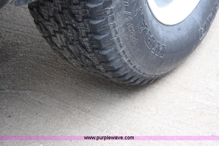 image for item K8888 1990 Jeep Cherokee SUV