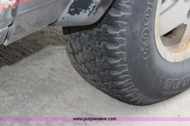 image for item K8888 1990 Jeep Cherokee SUV