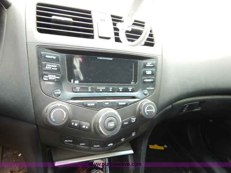 image for item K8889 2004 Honda Accord