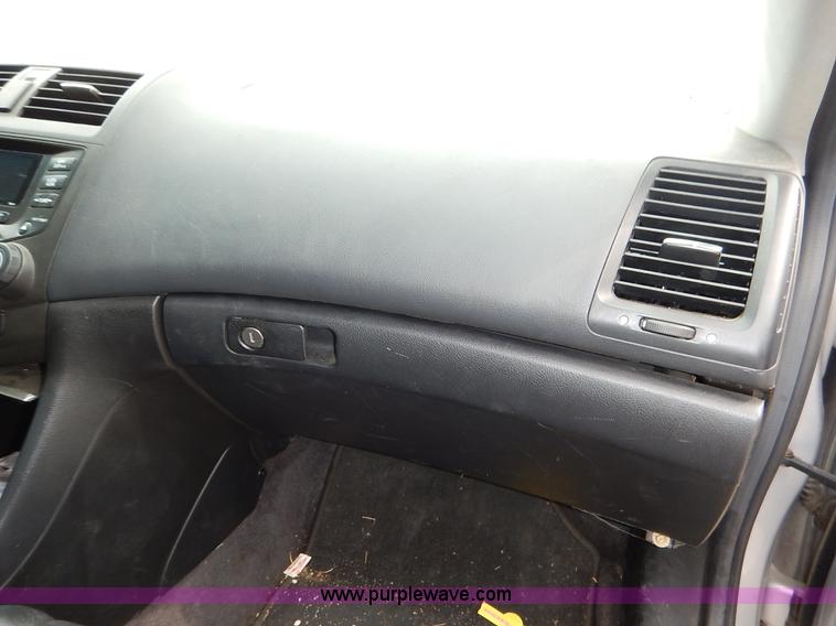 image for item K8889 2004 Honda Accord