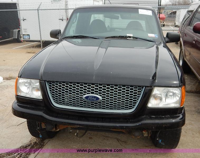 image for item K8890 2003 Ford Ranger pickup truck