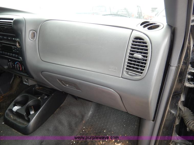 image for item K8890 2003 Ford Ranger pickup truck