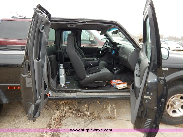 image for item K8890 2003 Ford Ranger pickup truck