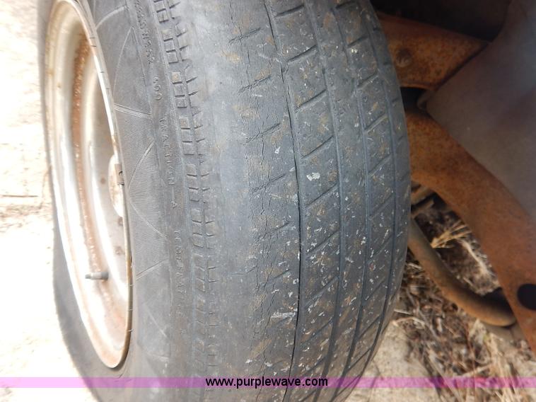 image for item K8891 1998 Isuzu Hombre pickup truck