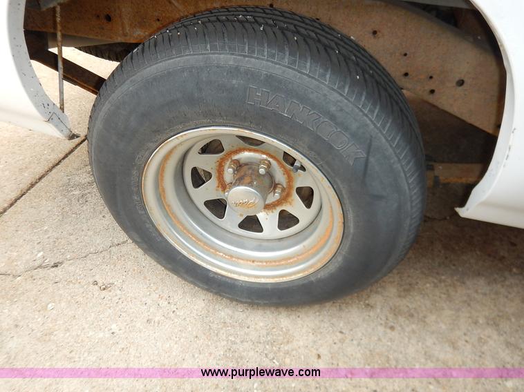 image for item K8891 1998 Isuzu Hombre pickup truck