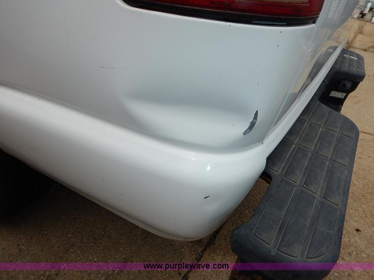 image for item K8891 1998 Isuzu Hombre pickup truck