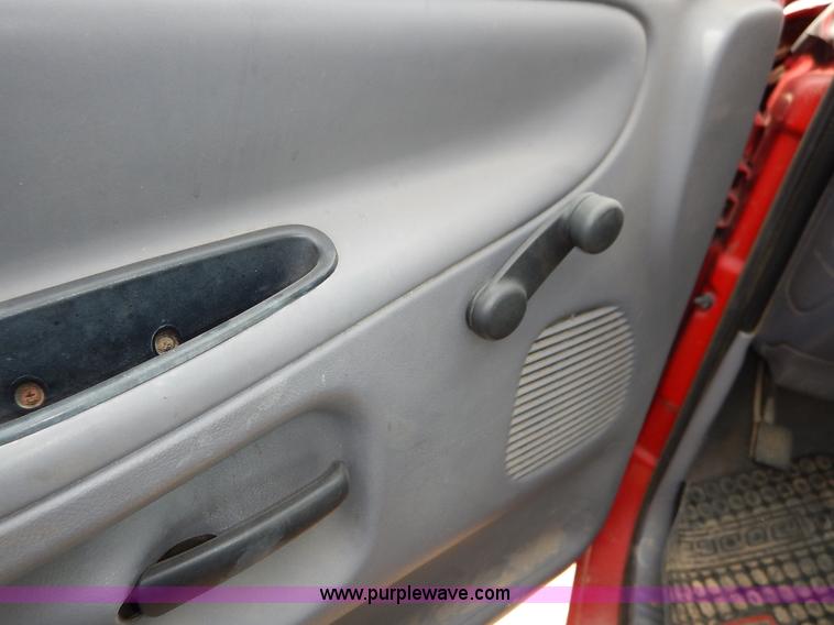 image for item K8892 1998 Dodge Ram 1500 pickup truck