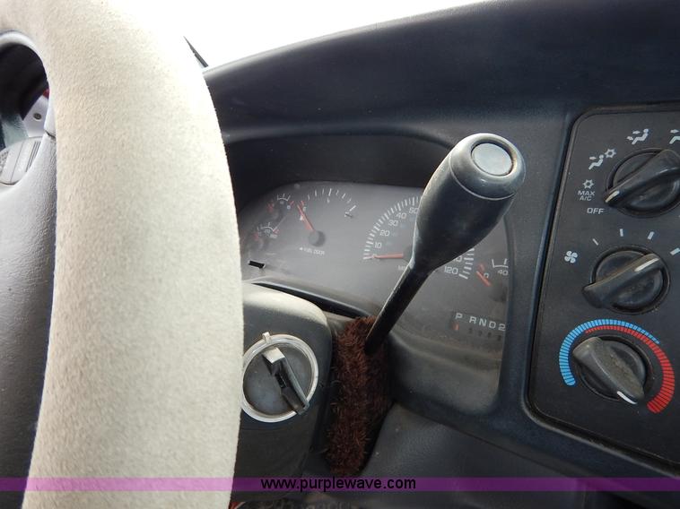 image for item K8892 1998 Dodge Ram 1500 pickup truck