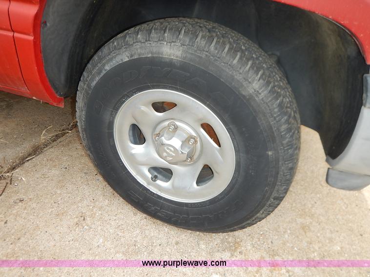 image for item K8892 1998 Dodge Ram 1500 pickup truck