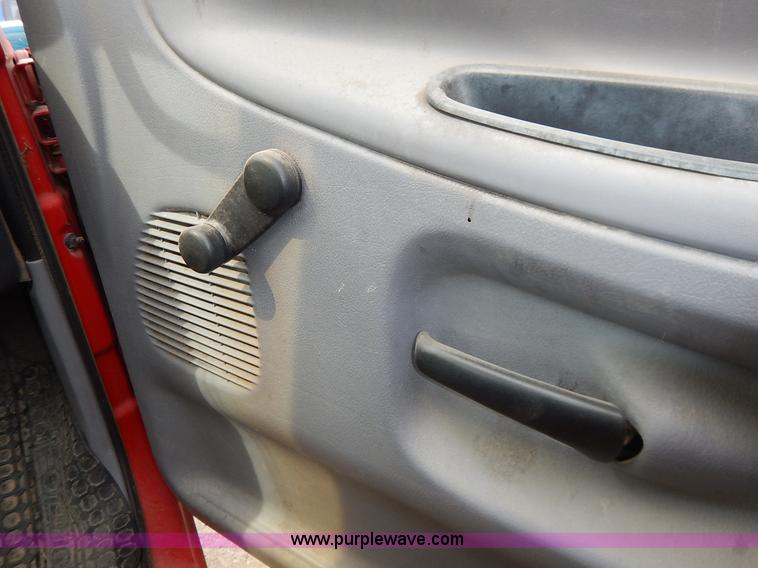 image for item K8892 1998 Dodge Ram 1500 pickup truck