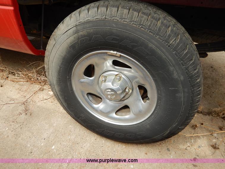 image for item K8892 1998 Dodge Ram 1500 pickup truck