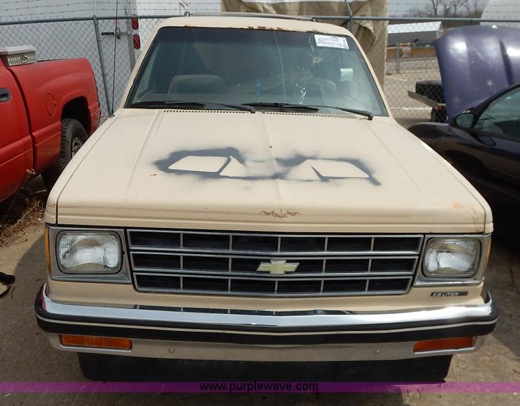 image for item K8893 1985 Chevrolet Blazer SUV