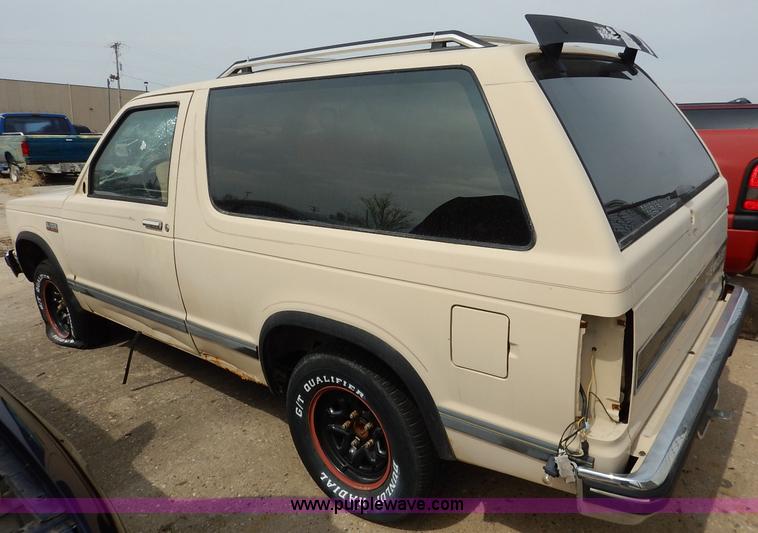 image for item K8893 1985 Chevrolet Blazer SUV