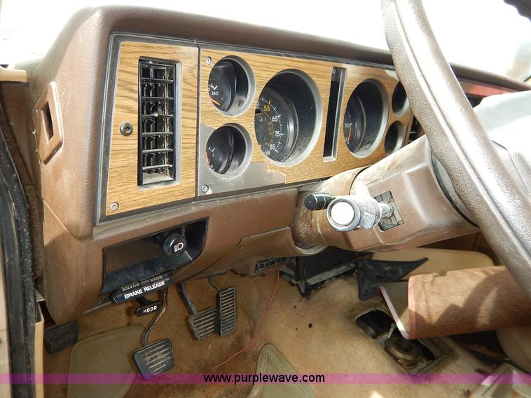 image for item K8893 1985 Chevrolet Blazer SUV