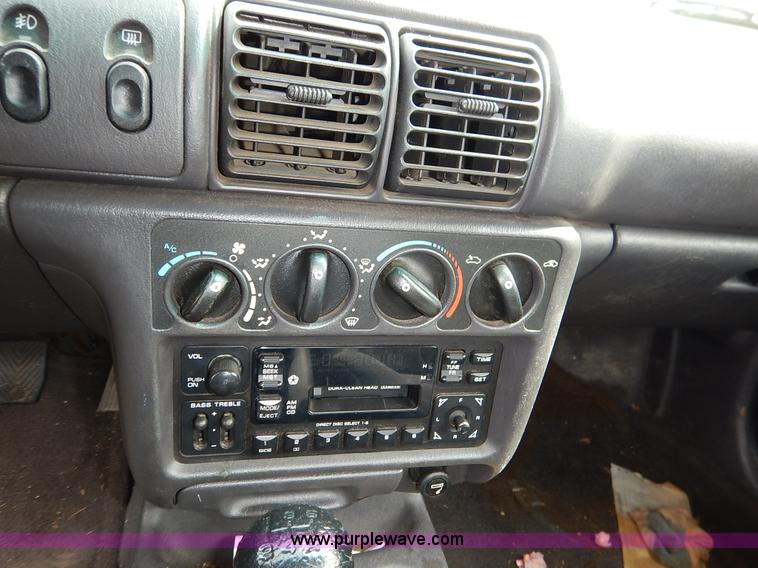 image for item K8894 1999 Dodge Neon