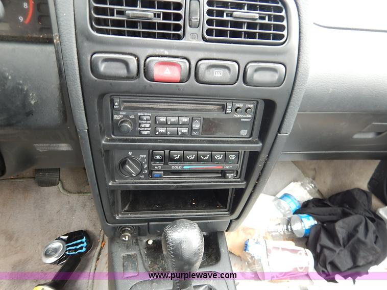 image for item K8896 1995 Infiniti g20