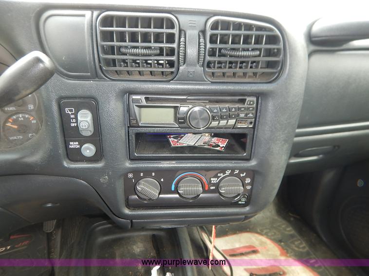 image for item K8904 2002 Chevrolet Blazer