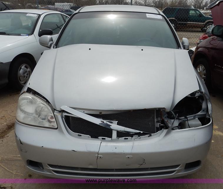 image for item K8906 2006 Suzuki Forenza