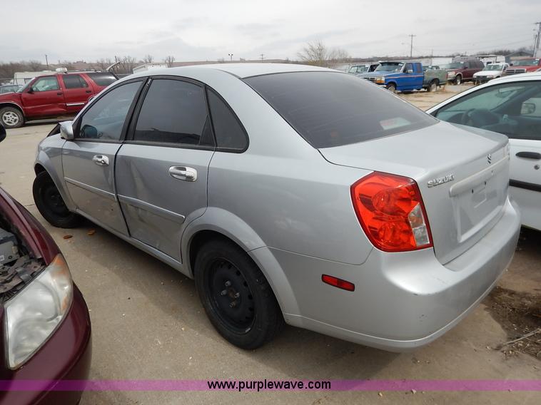 image for item K8906 2006 Suzuki Forenza
