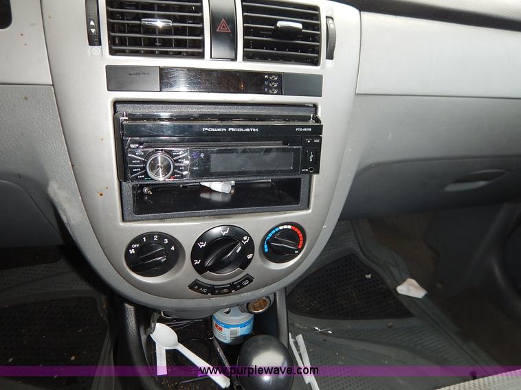 image for item K8906 2006 Suzuki Forenza