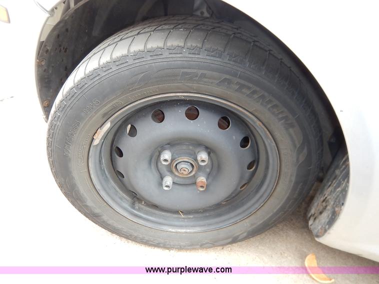 image for item K8906 2006 Suzuki Forenza