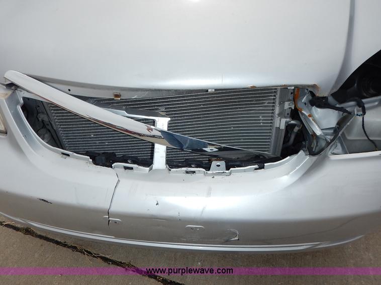 image for item K8906 2006 Suzuki Forenza