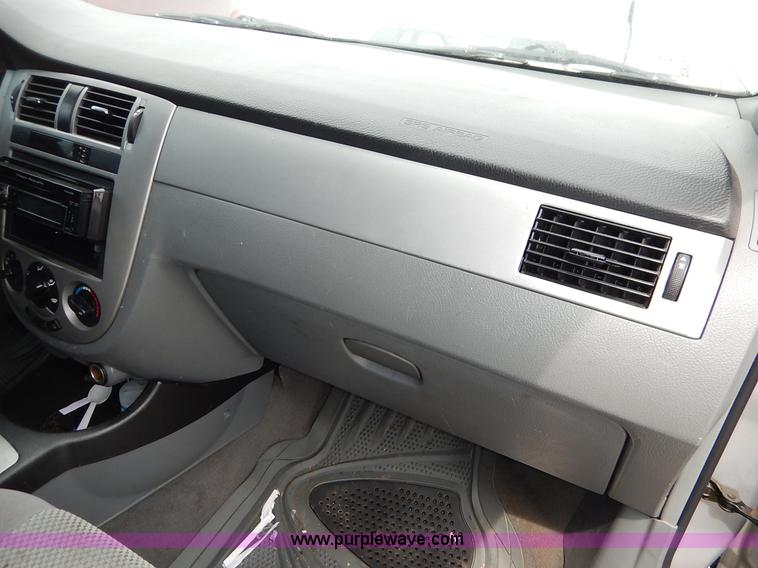 image for item K8906 2006 Suzuki Forenza