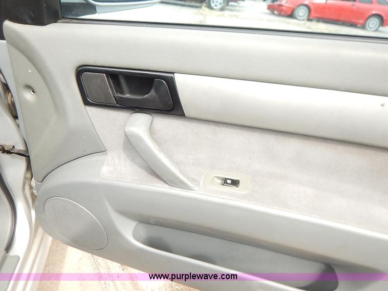 image for item K8906 2006 Suzuki Forenza