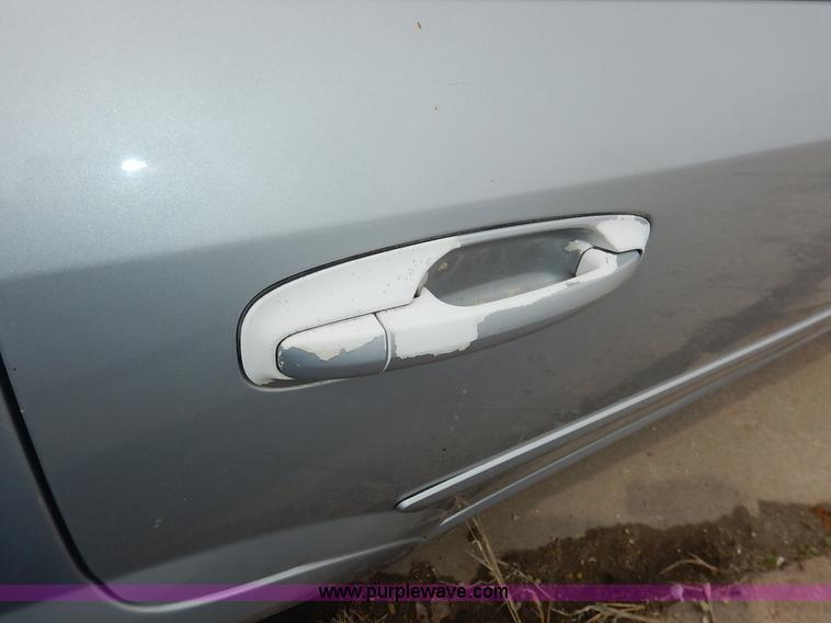 image for item K8906 2006 Suzuki Forenza