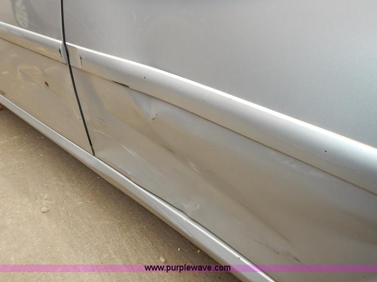 image for item K8906 2006 Suzuki Forenza